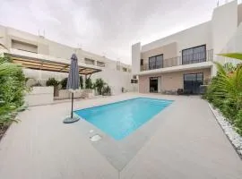 4BR Private Pool Villa in Sharjah - BBQ Area - Nasma