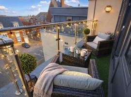 Margate Penthouse Private Balconies Sea Glimpses Gated Parking Air-Con The Penthouse Margate, khách sạn ở Margate