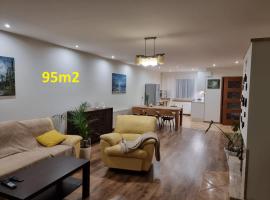 Orzechowy Dom، فندق في تيزبنتسا