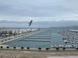 Sea View Apartment Walk to Beach and Marina