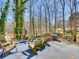 Private Beach and Dock Lake Hartwell Family Getaway