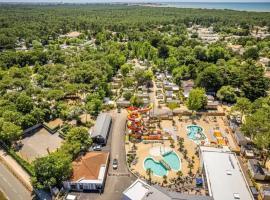 ZEcamping animations espace aquatique piscine couverte et restaurant, Hotel in Saint-Hilaire-de-Riez