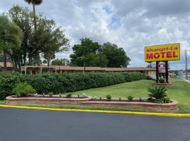 Shangri La Motel Ocala near Hwy 301, hotel sa Ocala