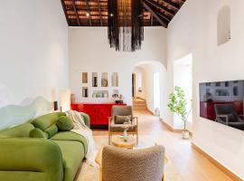 Casa Timothy Beachfront Boutique Villa By NikSu, Hotel in Anjuna