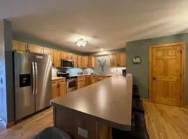 Minocqua Lake Condo B7- 2 Story Rustic Town Home