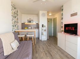 Appartement à 100m de la plage avec piscine et place de parking, hotel a Lacanau