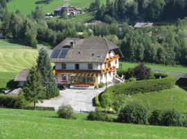 Haus Pfeifenberger, hotel din Zederhaus