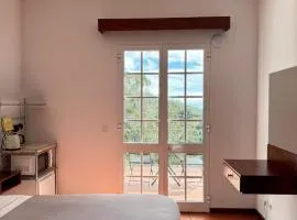 Habitación con terraza privada y vista a Funchal