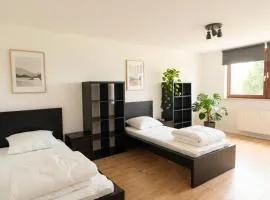 L21-Apartment Geilenkirchen OT Teveren, 3 Zimmer, 6 Betten, Standardisierte Ausstattung, ideal für Reisende, Pendler, Familien