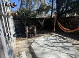 Townhouse 2 bed 2 bath neat and comfy