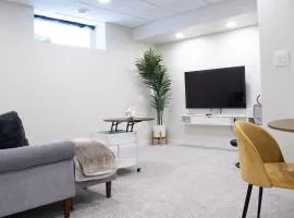 Modern & Stylishly Furnished Suite with Private Entrance