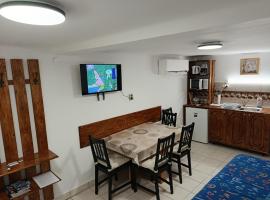 Manócska, Hotel in Tamási