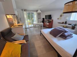 Gîte de vacances ou séjour pro Sud de la France Occitanie, Hotel in Capdenac