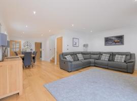 Connel House - Luxury self-catering 4-bedroom home, hotell i Connel