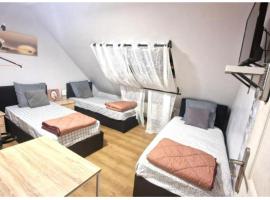 코르베유에손에 위치한 호텔 La Julia Chambre meublée près de Paris