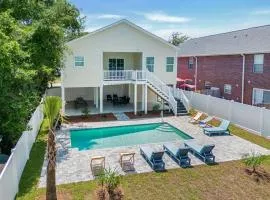 Hibiscus Hideaway Walk to Beach and Main Street