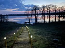 Jaunas Ilgas, hotel i Medumi