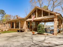 Centre में, होटल Lakefront Leesburg Home with Private Dock and Ramp!