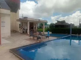 Casa espaçosa churrasqueira Wi-Fi há 2km do centro