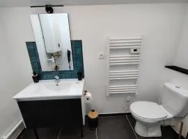 petit nid douillet entre mer et forêt