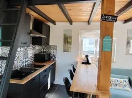 petit nid douillet entre mer et forêt