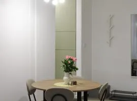 Square Garden apartment