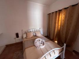 Vovas T1, hotel u Espargosu