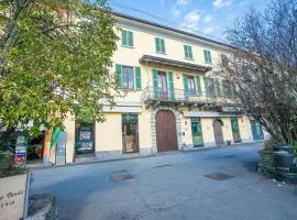 Apt. Gabriella: Studio in the Centre of Laveno - Happy Rentals