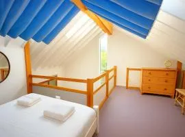 Rural Studio with Shared Pool, Large Gardens & Tennis, Dog Friendly! Chichester Holiday Properties