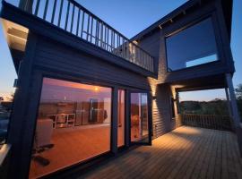 Newly-built villa in a perfect location!, Hotel in Grebbestad