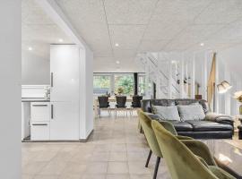 1106-ringkobing-Klitrosevej-4, khách sạn ở Nørby