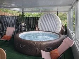 L'Arc-en-ciel T3 confortable, calme, vue sur la nature et jacuzzi