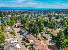 592 6 bedrooms Walking Distance to Airport