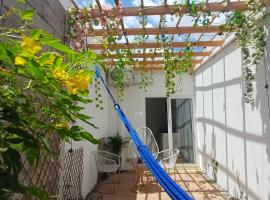 5 Min to Hot Springs Family Home with Hammock, Hotel in Ahuachapán