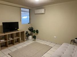 Casa cómoda de 2 recámaras en zona tranquila โรงแรมในลอสโมชิส