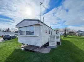 Superb Caravan With Wifi At Broadland Sands Park, Suffolk Ref 20140Bs