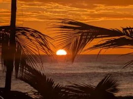 Quiet Beach House, 3-Min Walk to Ocean w AC and Parking