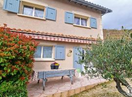 Gîte spacieux proche de la nature - 10 pers. - FR-1-496-388, hotel i Chavanay