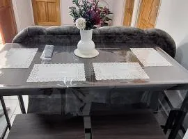 R&A Apartments -02 Paramaribo Noord, Airconditioned & fast WiFi