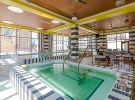 Modern 1BR Retreat in the Heart of Downtown Cin! โรงแรมในซินซินแนติ