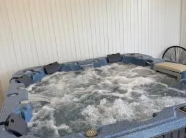 Coastal Sanctuary, Spa, EV friendly, Pet Firendly with Fireplace, wood provided Just 50m to Kilcunda Beach and 100m to the Ocean View Hotel The Sticks and Copper Door Kitchen Accessibility Friendly