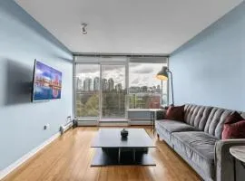 Spacious Downtown 1BR with Air Conditioning Pool Gym Free Parking