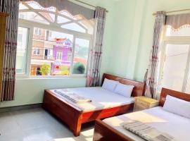 Hai Au Hotel - Night market street: Gow Tow şehrinde bir otel