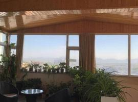 Pai Hotel Dengfeng Songshan Shaolin Temple Chonggao Road، فندق في دنغفنغ