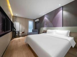 IU Hotels· Tianjin Houtai Chengjian University Haitai Industrial Park, Hotel in Hanjiashu