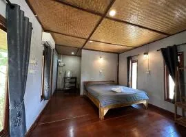 FourTwoEight Pai Resort