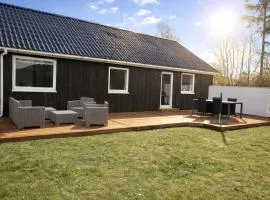 Lovely Cottage Close To Beach And Forest