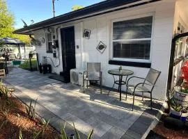 Studio Oasis in Downtown Deland