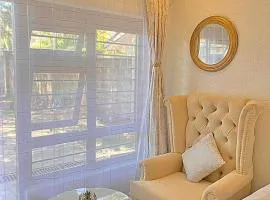 Luxury Homely Apt studio with pool