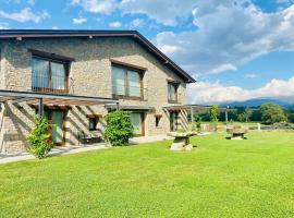Casa de 7 suites y vistas 360. Les Feixes Llargues, hotel v destinaci Bolvir